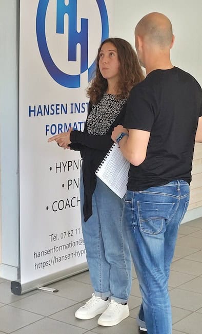 Mise en situation PNL : questions de clarification et reformulation