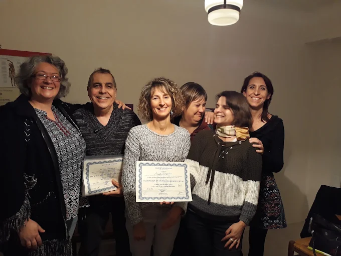 Première promotion de la formation en hypnose du Hansen Institute, il y a dix ans, avec leurs certificats